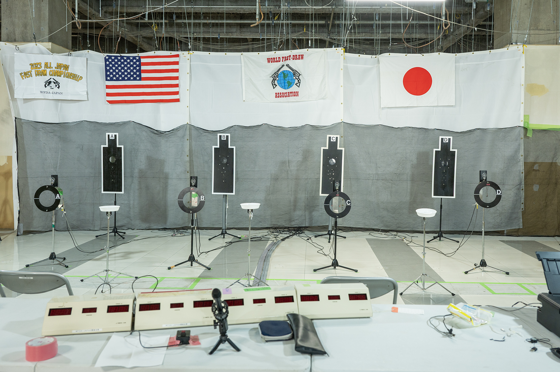 会場のセッティング完了したところ。開会式では、アメリカ国家と日本国家が流れ、厳かな雰囲気の中フェアプレイが誓われた