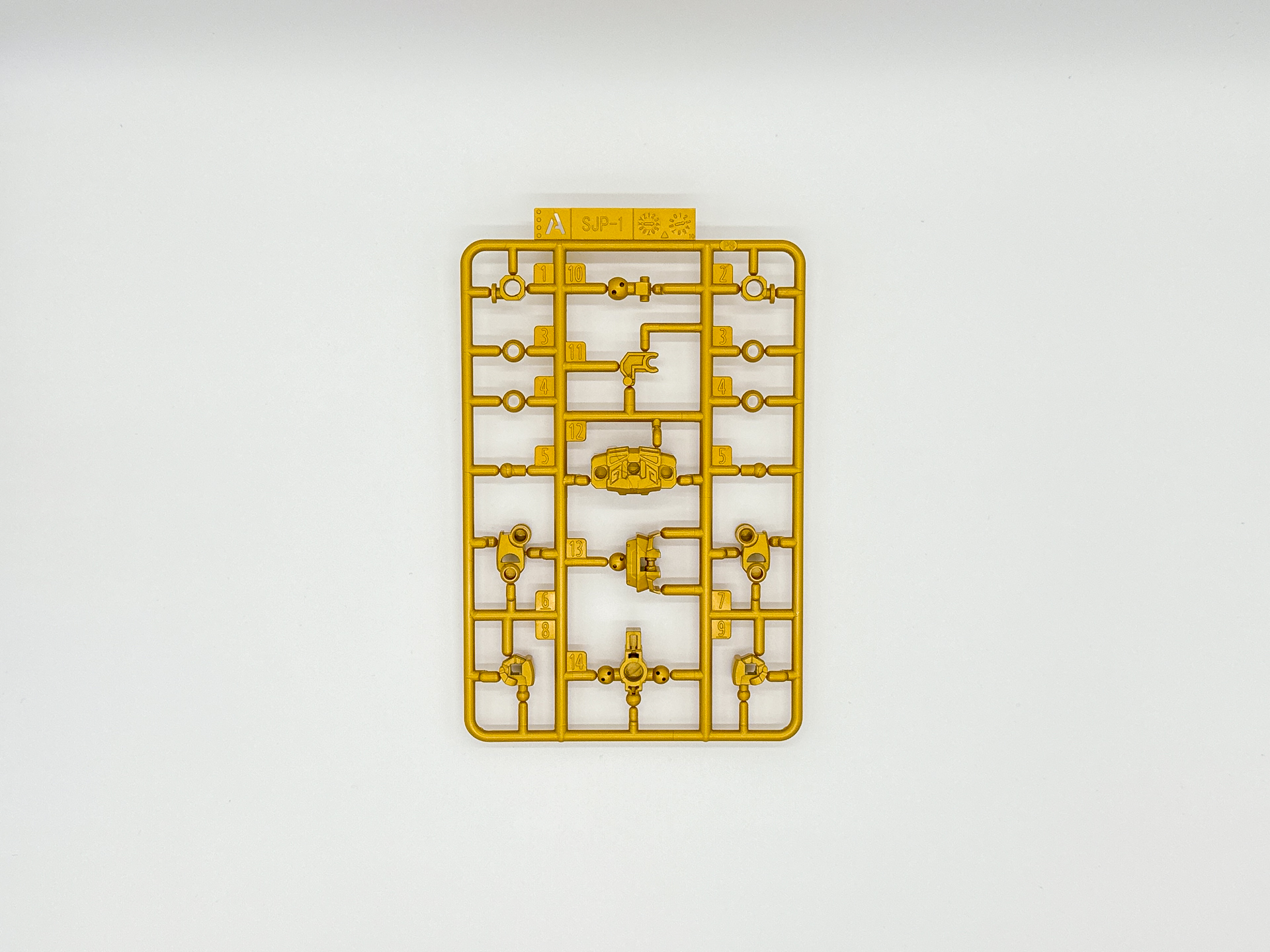 「三蔵ストライクフリーダムガンダム」を構成するランナー。Cランナー、Hランナーは「SDW HEROES 窮奇ストライクフリーダムガンダム」から、DランナーとEランナーは「SD 三国創傑伝 諸葛亮フリーダムガンダム」からの流用となっています。