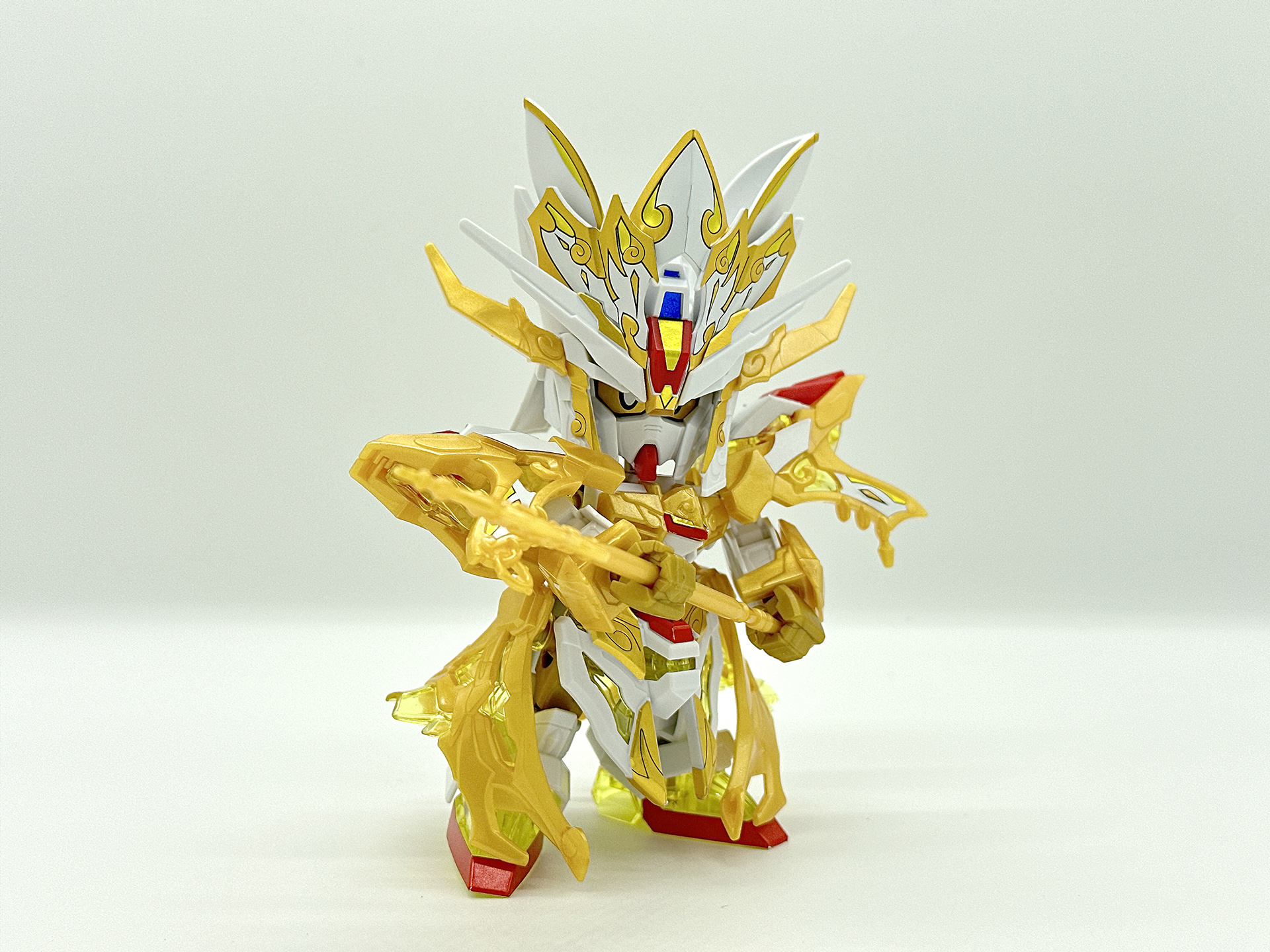 錫杖を構えてみました。手首が別パーツとなっていることで、両手持ちで構えることも可能です。