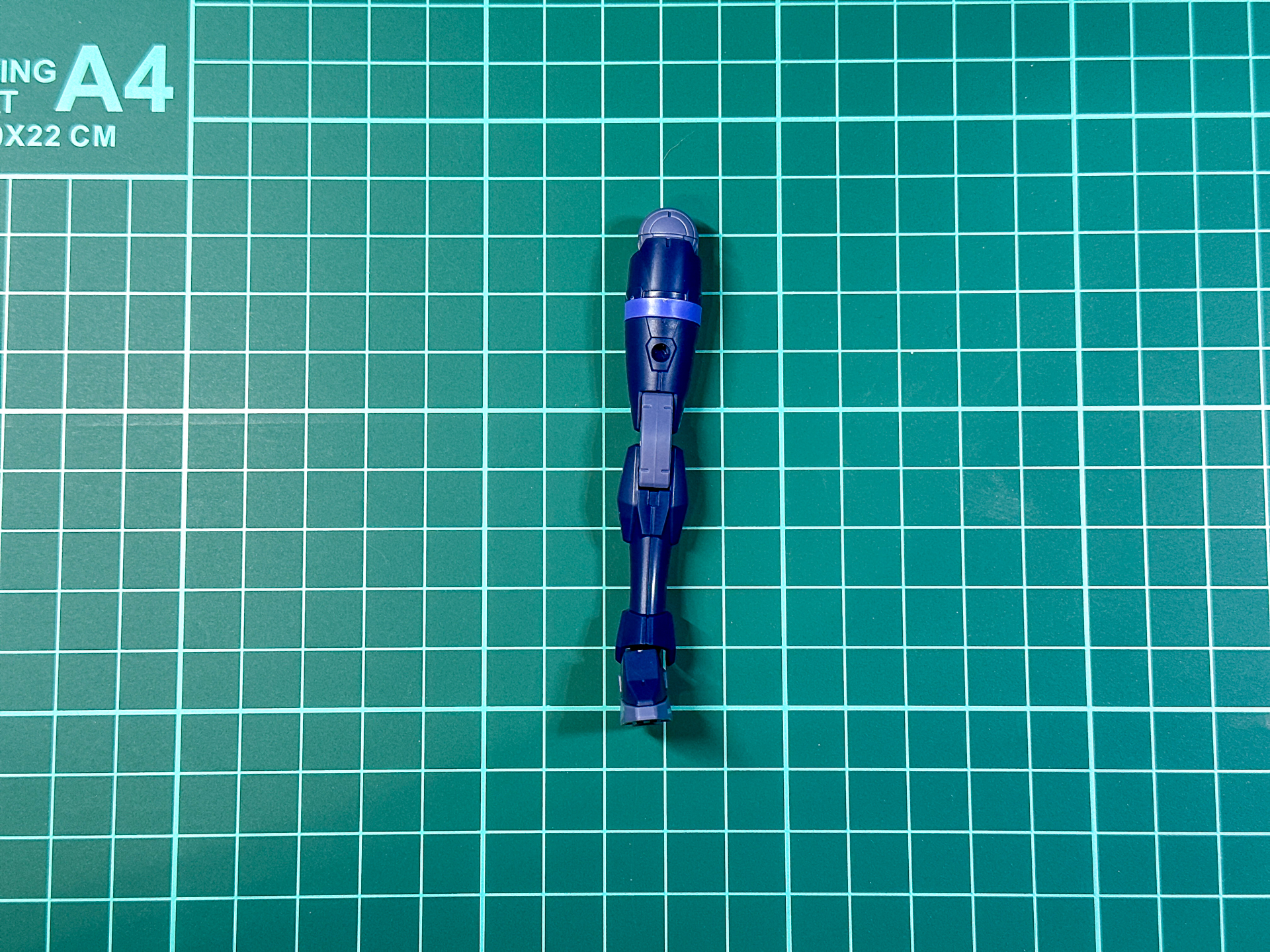 組立が完了した脚部パーツ。TYPE-Aからは成型色の変更のみとなっています。