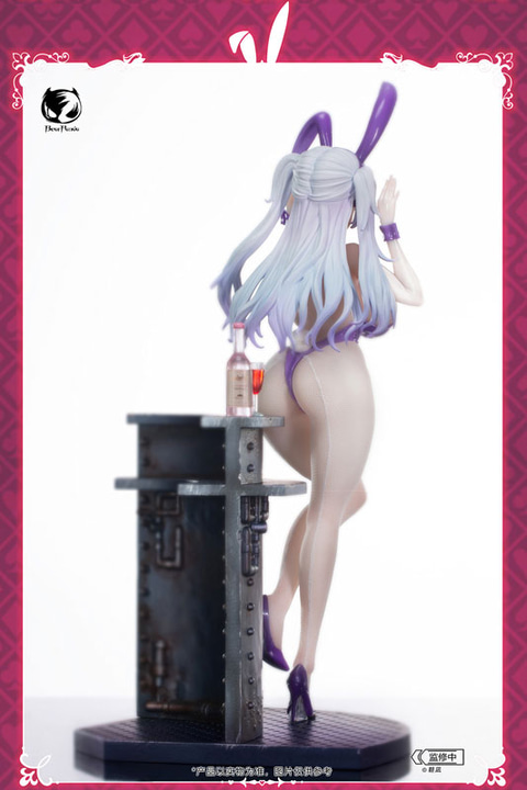朝凪氏によるオリキャラ「凛」と「シア」のバニーフィギュアが