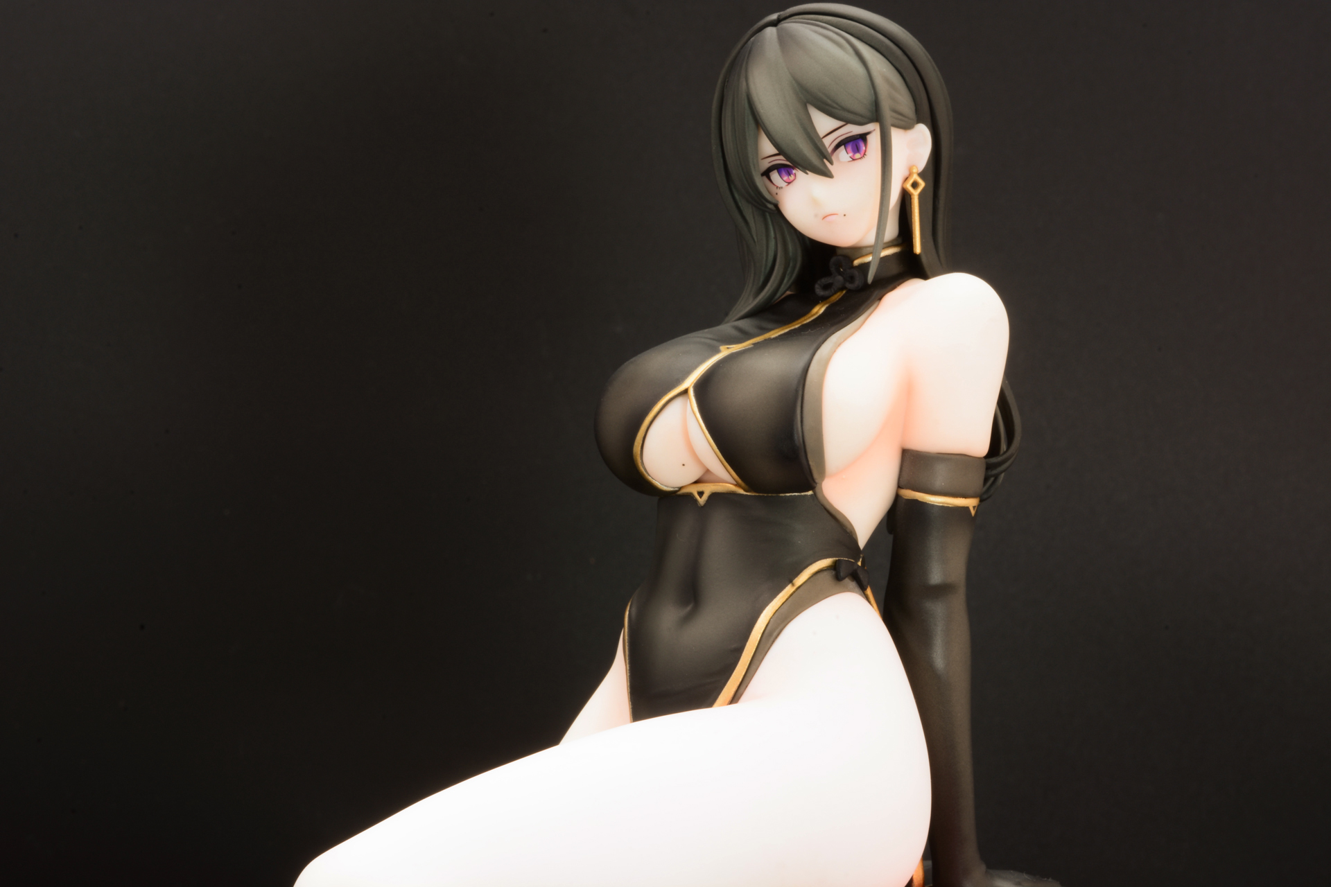 太ももが入ると一気に画面にインパクトが生まれる。この太ももがあるだけで、画面の印象が大きく変わる