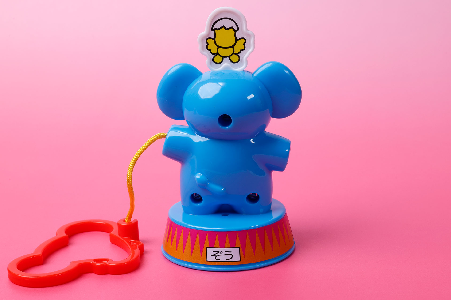 背面側の樽には「ぞう」とひらがなで書かれている