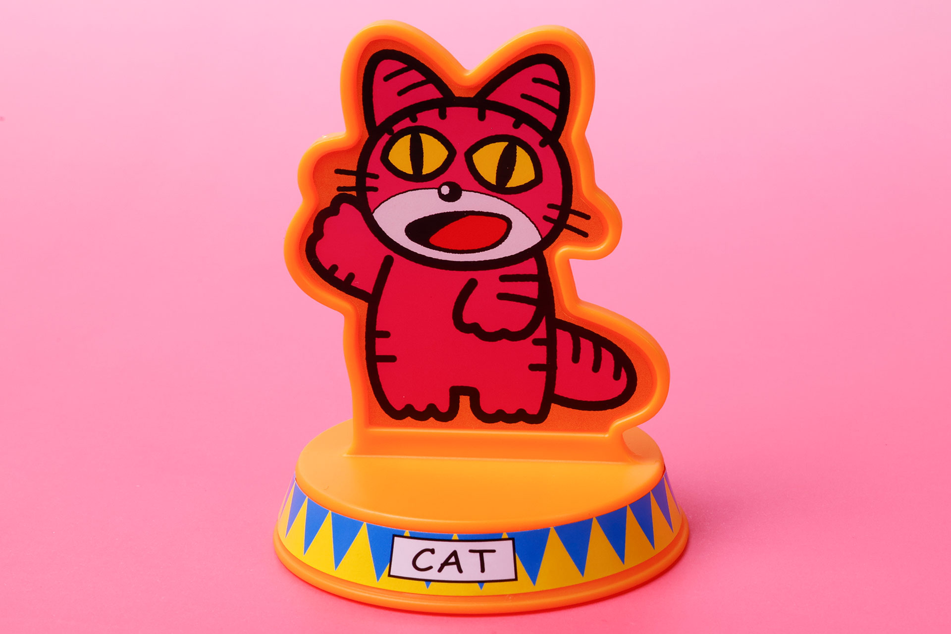 こちらは、ねこさんのイラストが描かれたプッシャー