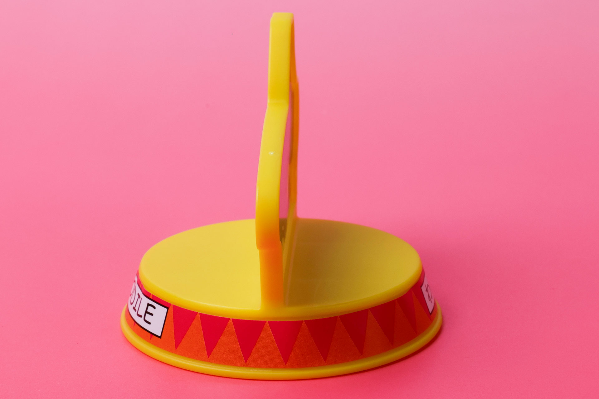 こちらもイラスト部分は平らになっている