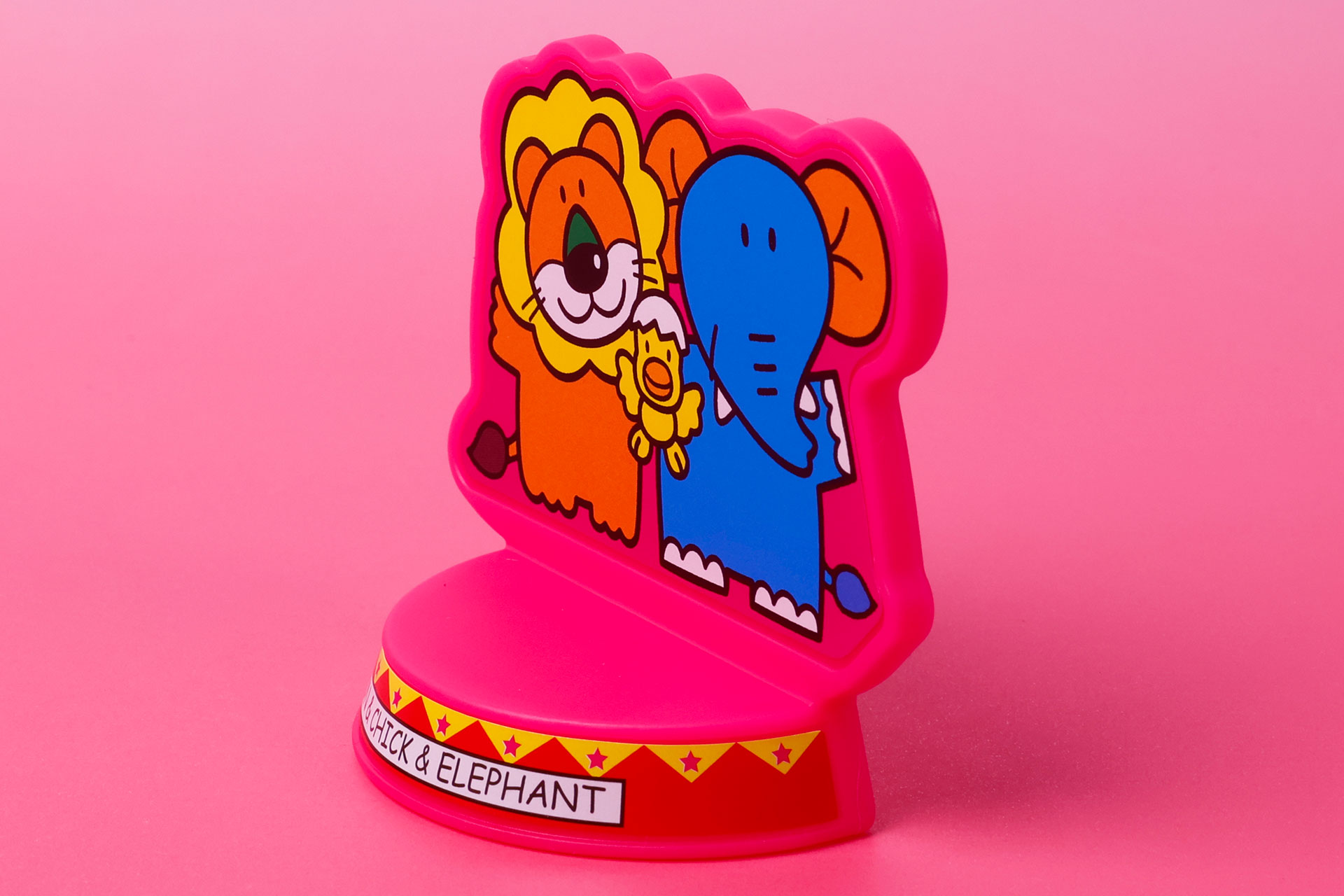 やはり前面にはそれぞれの名前の英語表記が書かれている