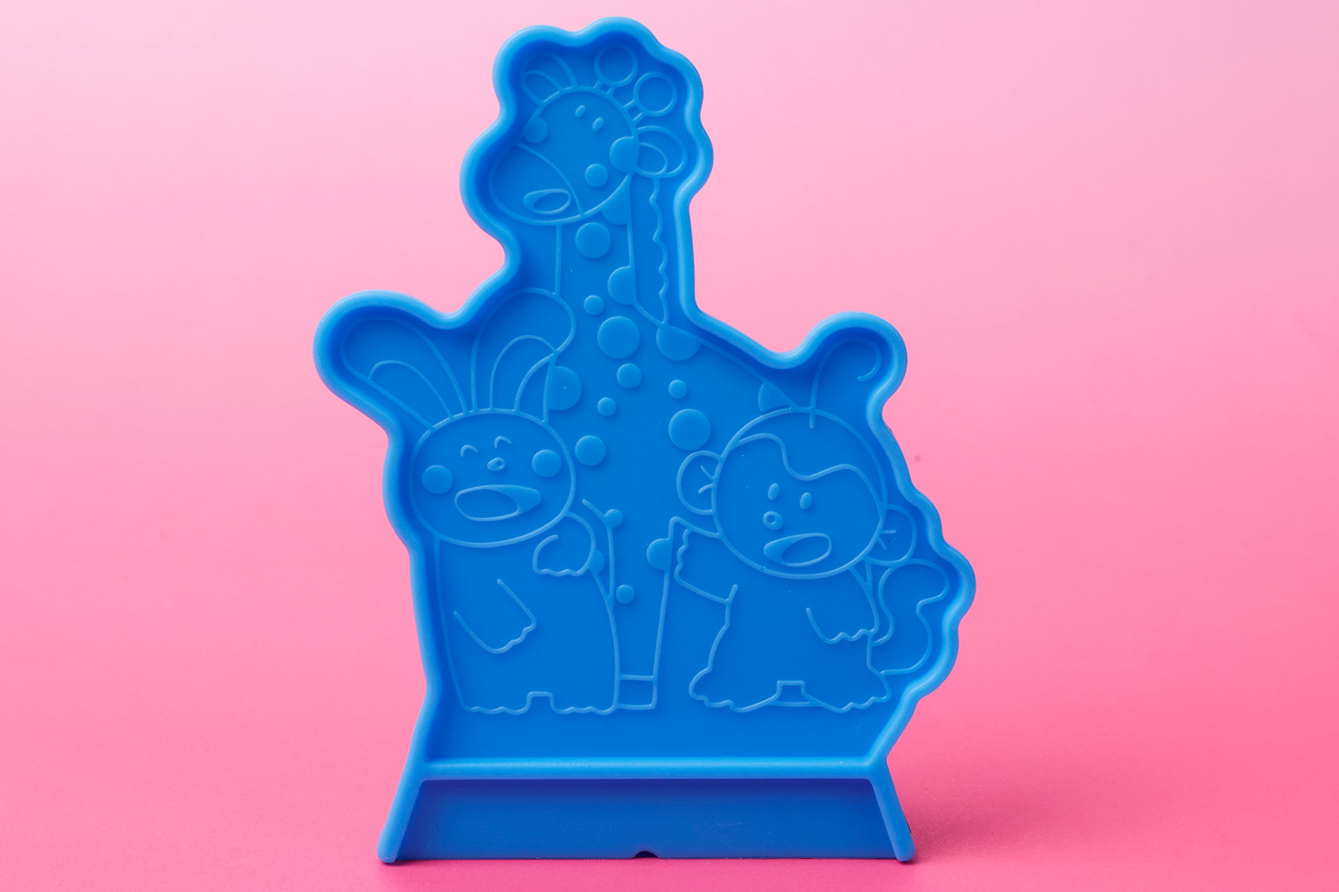 背面側にも同じイラストが描かれている