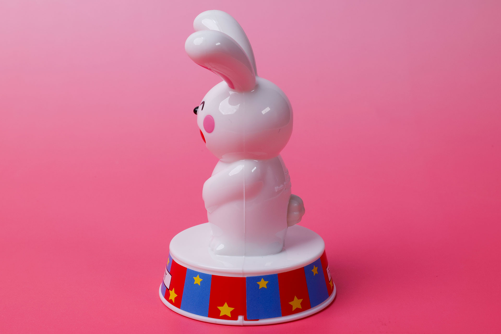 うさぎさんの耳が曲がっているところなど、造形も見事である