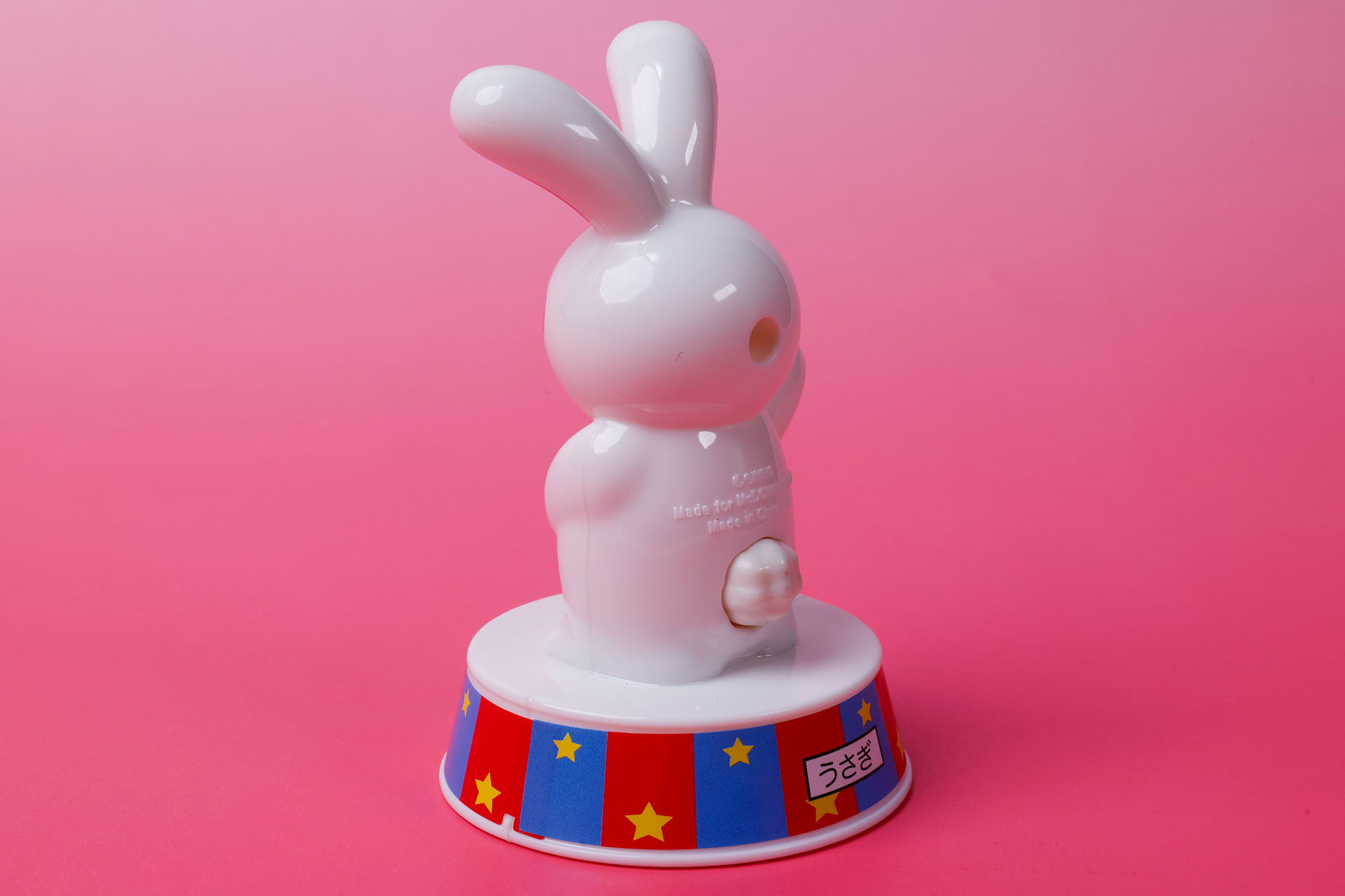 うさぎさん自体は、全体的につやつやとした素材感だ