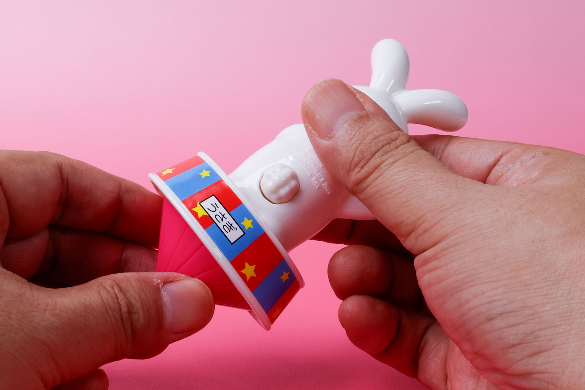 コマを底面に取り付けて回転させよう