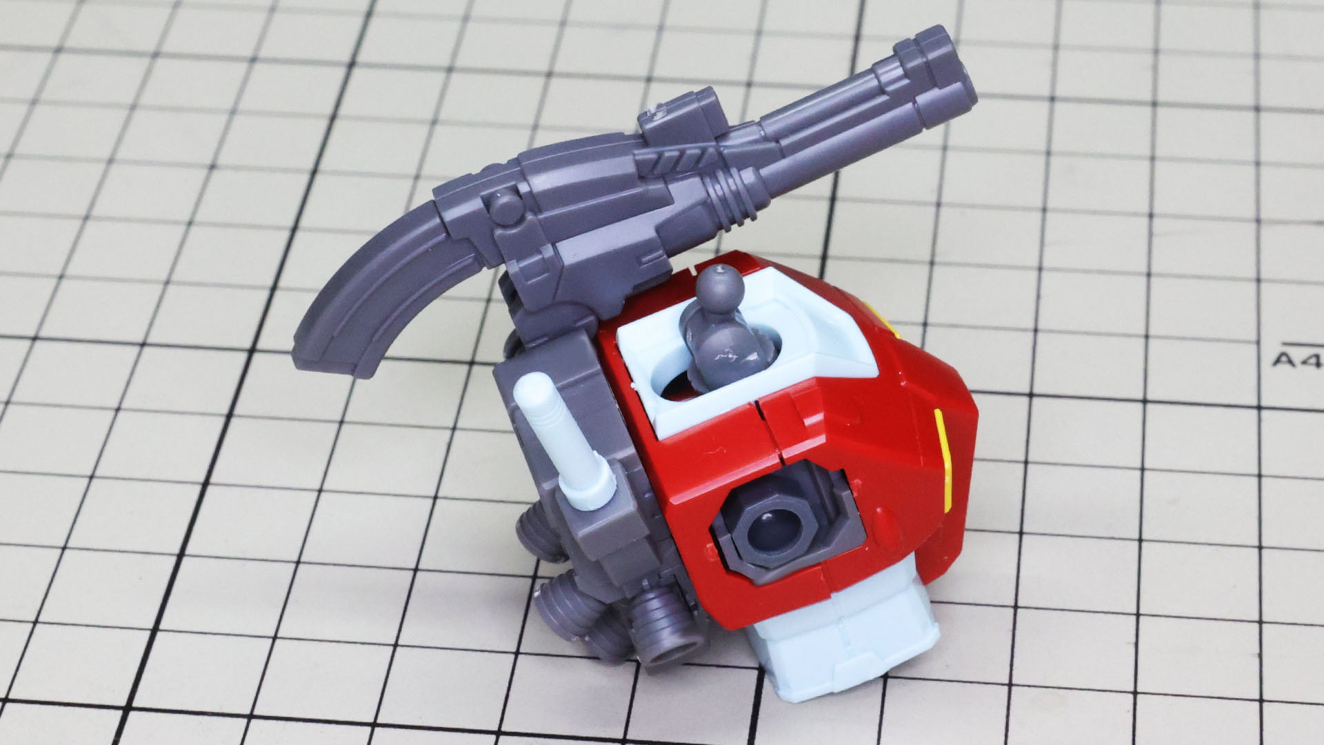 ショルダー・キャノンは左右張り合わせであっさり組み立てです