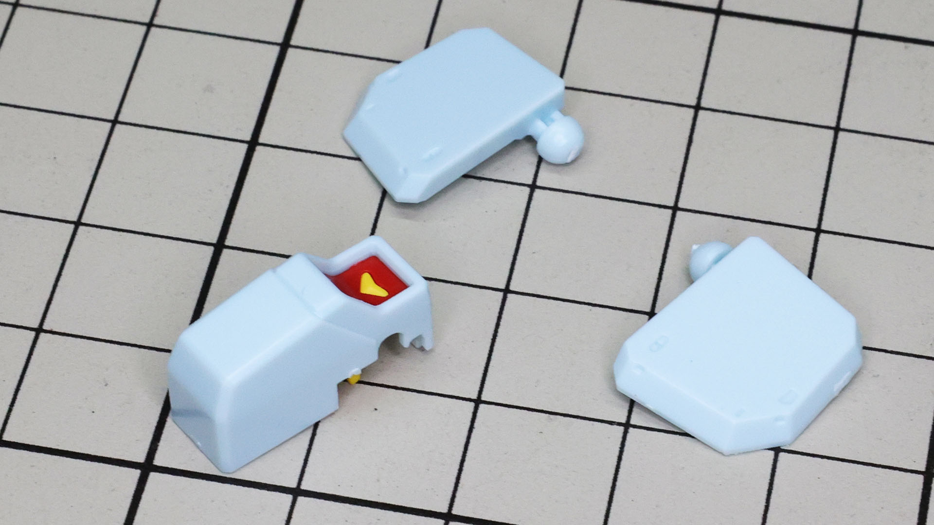 フロントアーマーは左右独立可動としました