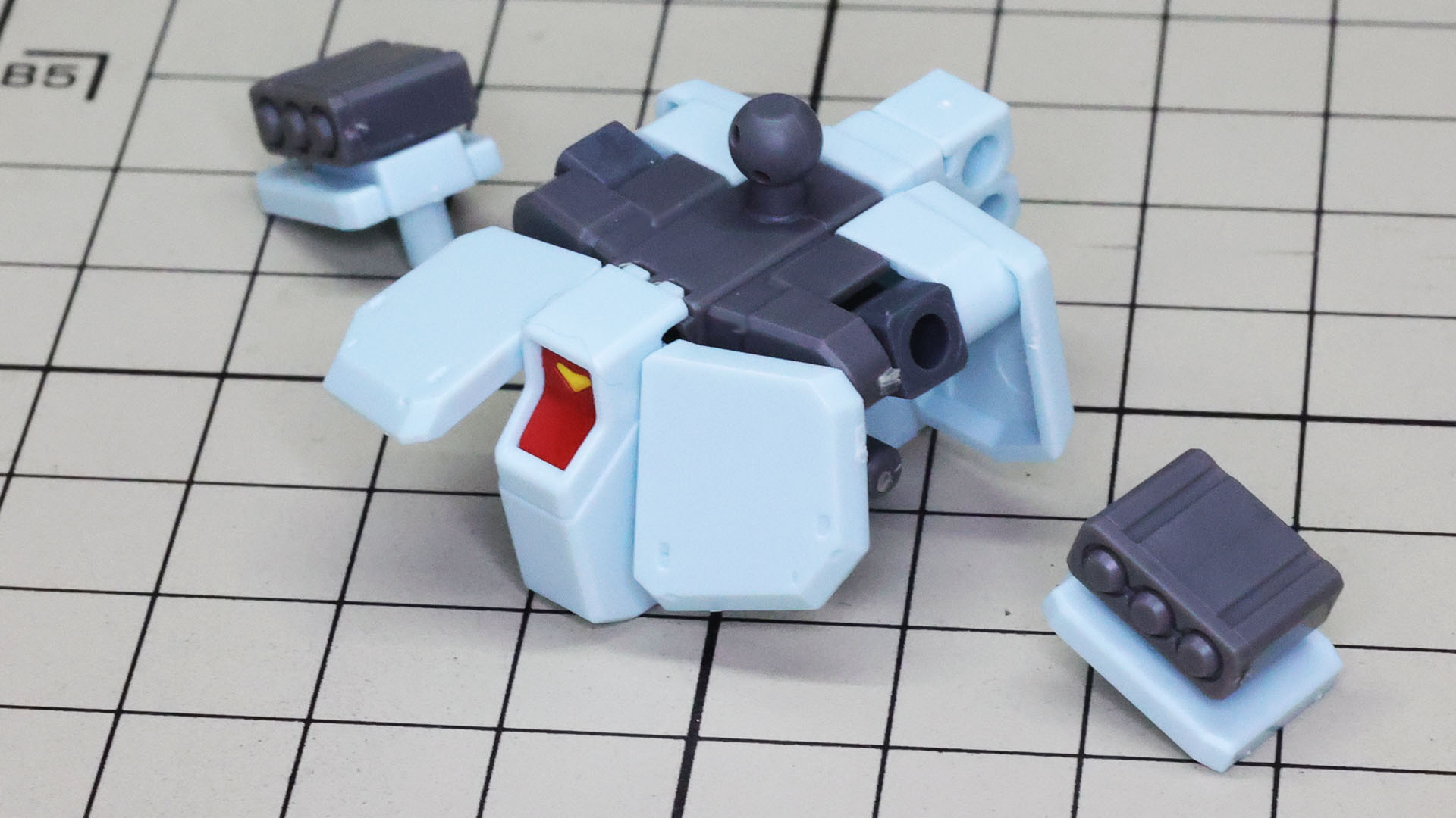 サイドアーマー左右を組み込みます