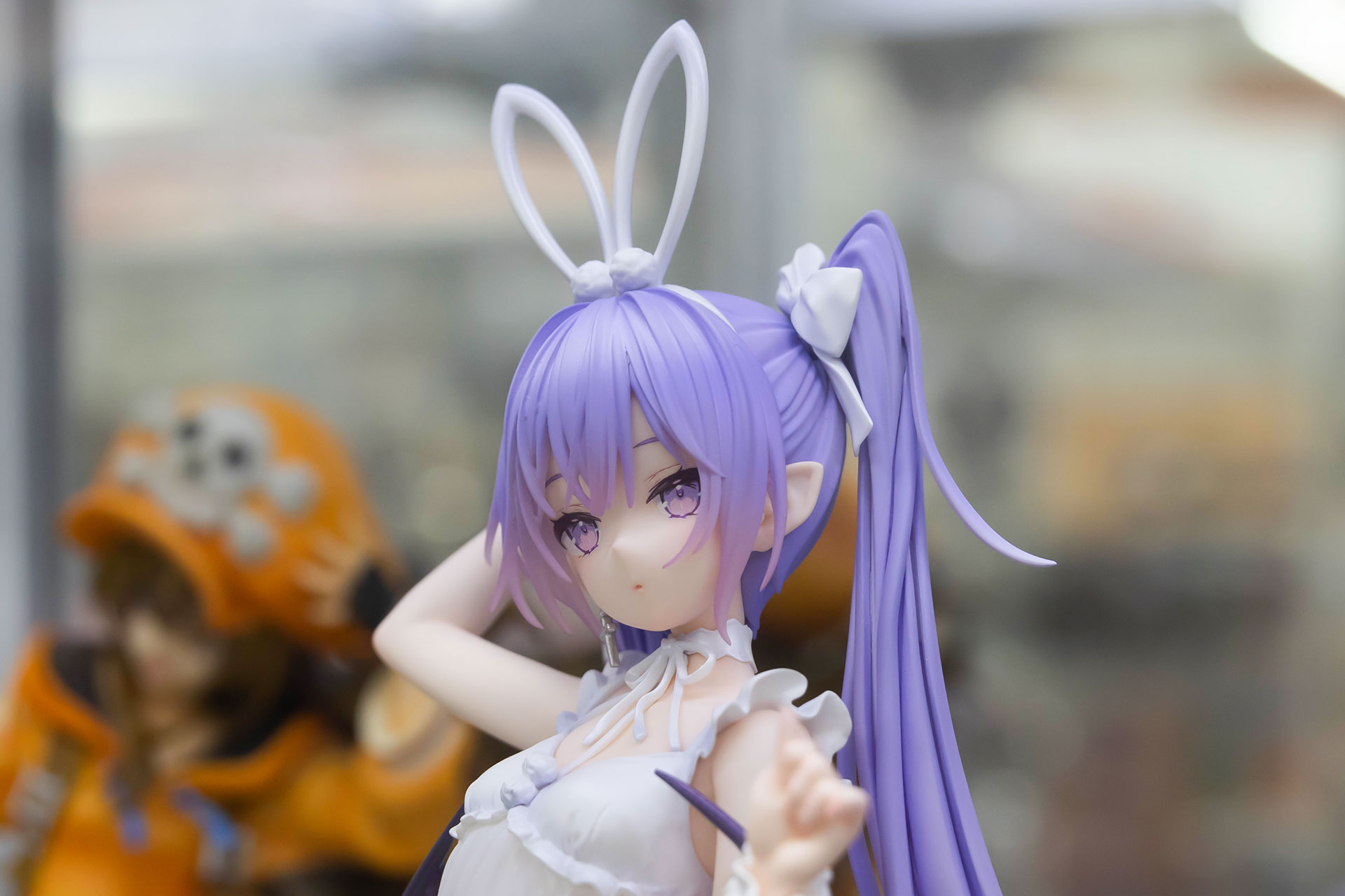 少し頬に掛かった髪は、ややグラデーションが掛かっているように見える