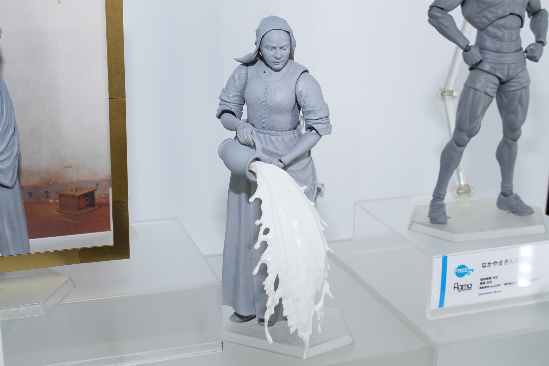 「牛乳を注ぎすぎる女」とでも呼べそうな、大量の牛乳のエフェクトも！