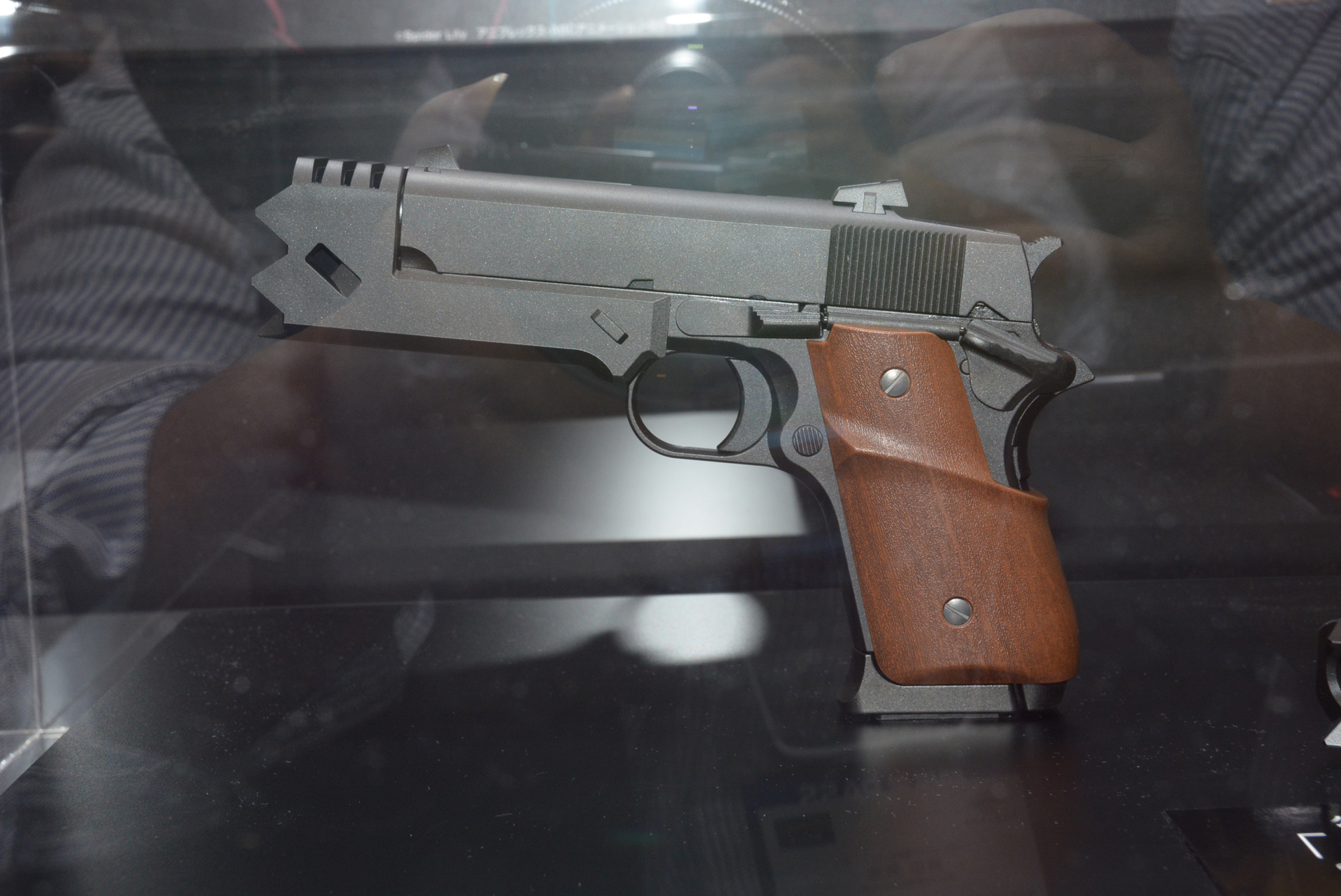 アニメの設定を忠実に再現。東京マルイの新技術も多数投入されているとのことで、今後の情報も注目である