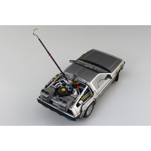 アオシマ 1/24プラモデル　バックトゥザフューチャー　タイムマシン デロリアン 1/24 バック・トゥ・ザ・フューチャー PartⅠ タイムマシン