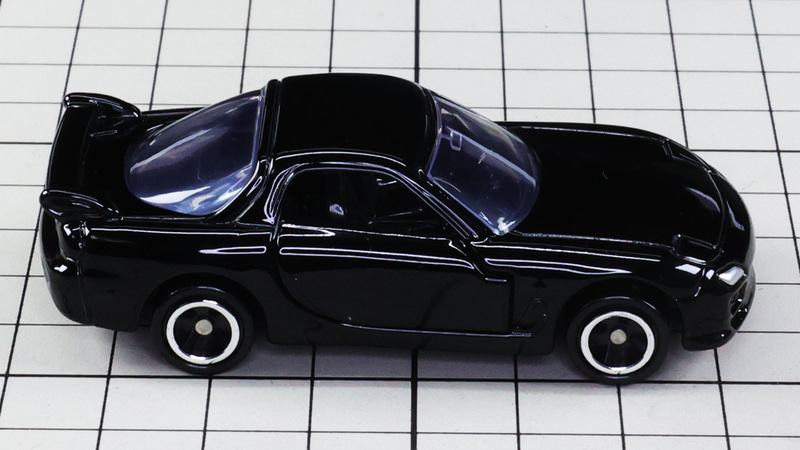 リア：後ろから見てもやっぱりセクシーなラインです