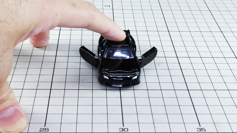 アクション：左右ドア開閉・サスペンション