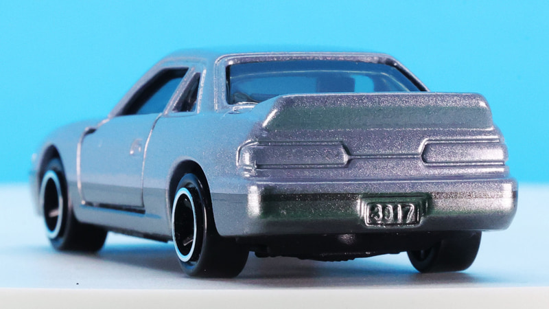 リアにも同じナンバーがモールドされています