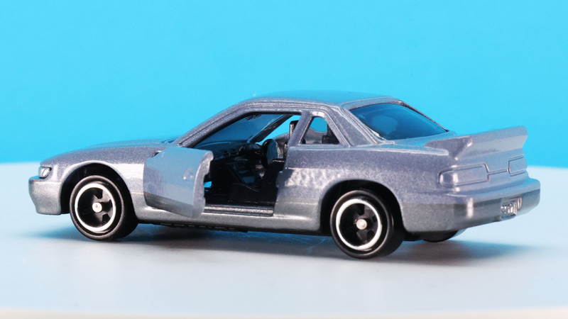 大きく開く2ドア