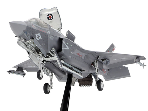 タミヤ、1/48スケールプラモデル「F-35B」12月9日発売決定！ - HOBBY Watch
