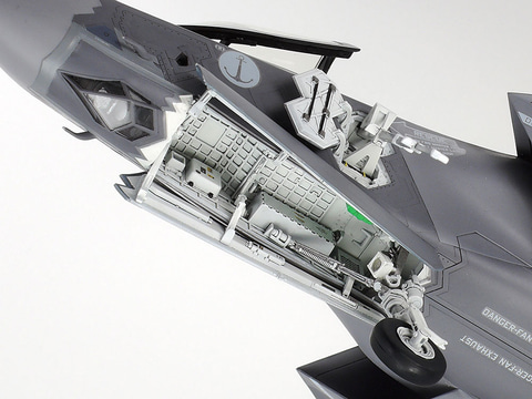 タミヤ、1/48スケールプラモデル「F-35B」12月9日発売決定！ - HOBBY Watch