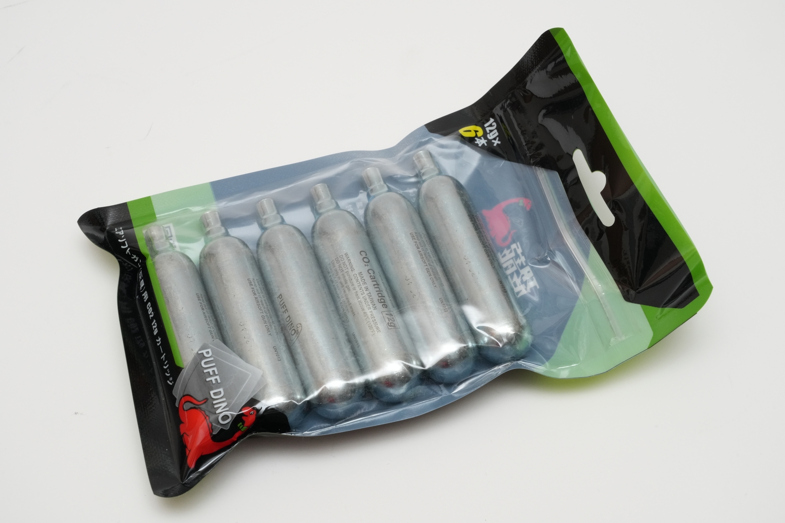Gunsmith BATONが日本総代理店を務めている台湾「PUFF DINO」のCO2 12gカートリッジ（6本で660円）