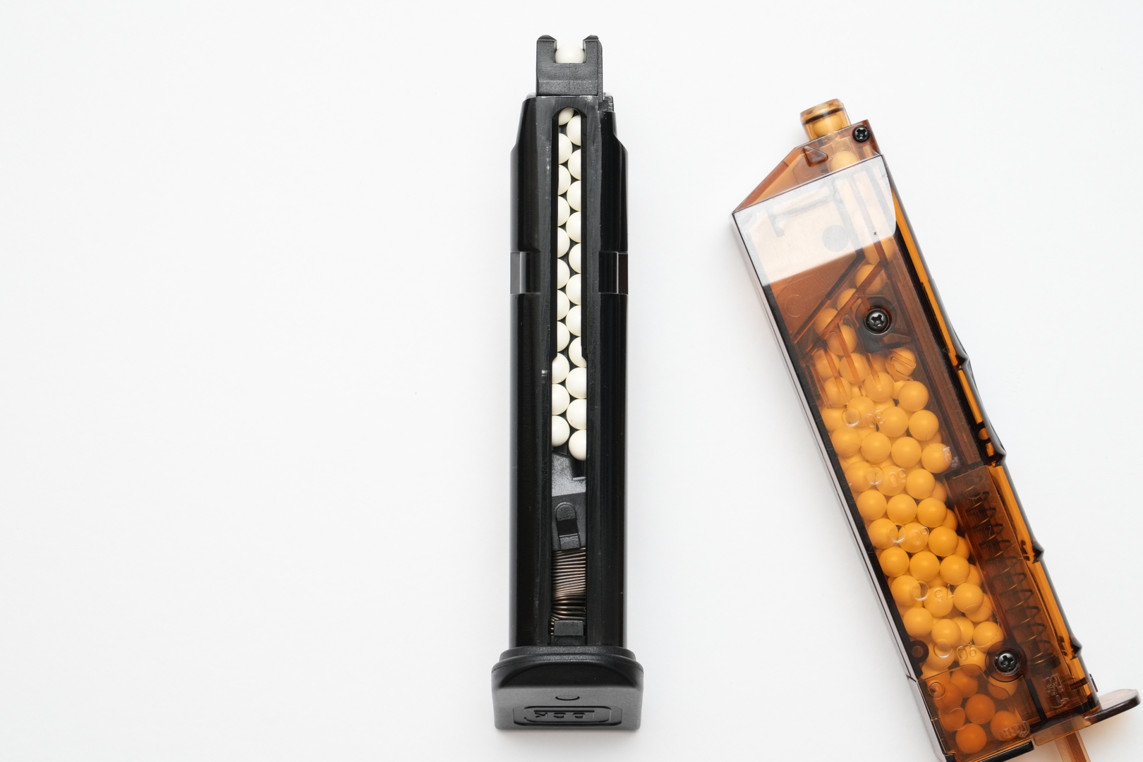 「BG-17 CO2 マガジン」の装弾数は24発