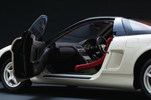 週刊「Honda NSX-R」が11月28日に創刊。全110号で1/8スケール