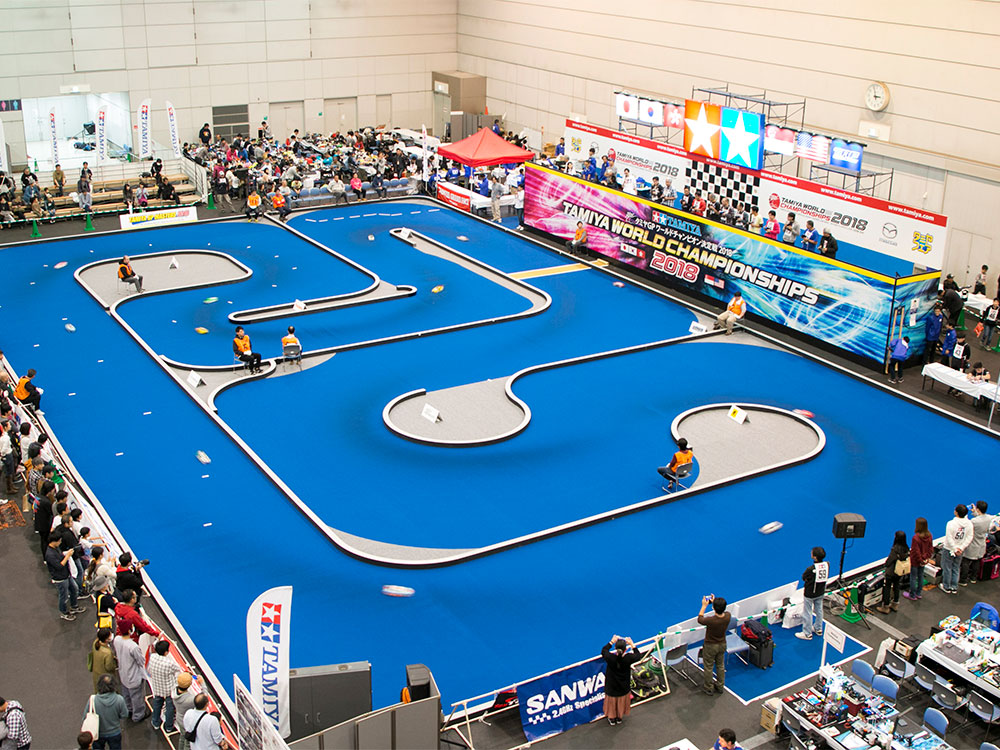 電動RCカーのワールドチャンピオン決定戦!（北館）