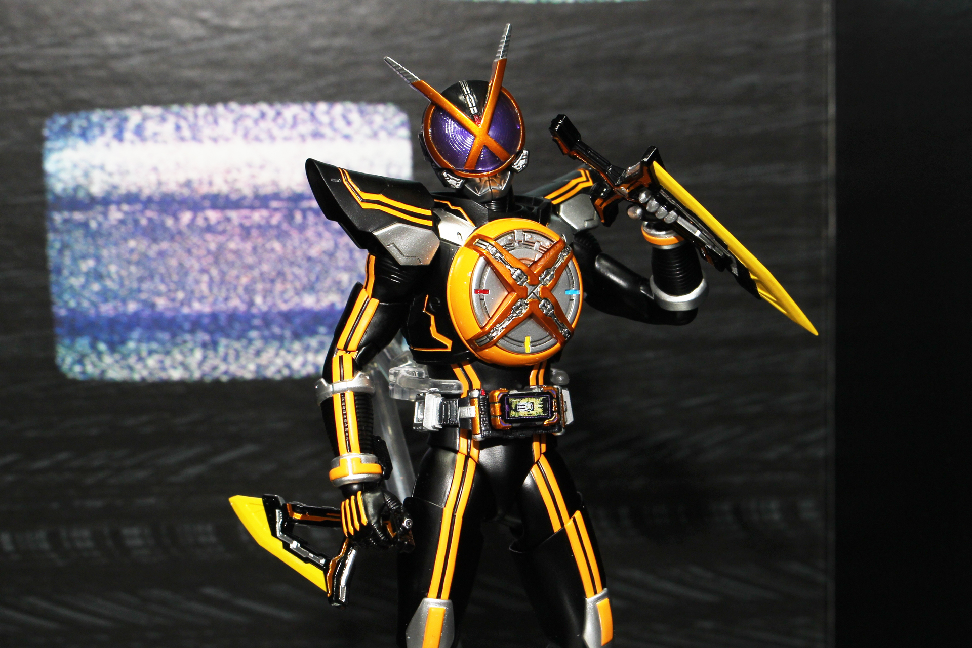 攻撃的な新武器のせいか、ノーマルのカイザよりも凶悪に見える