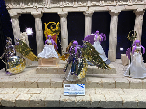 聖闘士聖衣神話」シリーズのフィギュアがずらり！ 20周年を記念