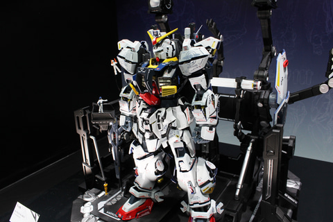 νガンダムとは異なる解釈を備えた「解体匠機 RX-178 ガンダム Mk
