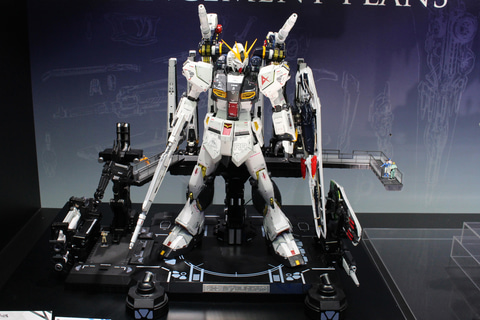 νガンダムとは異なる解釈を備えた「解体匠機 RX-178 ガンダム Mk-II