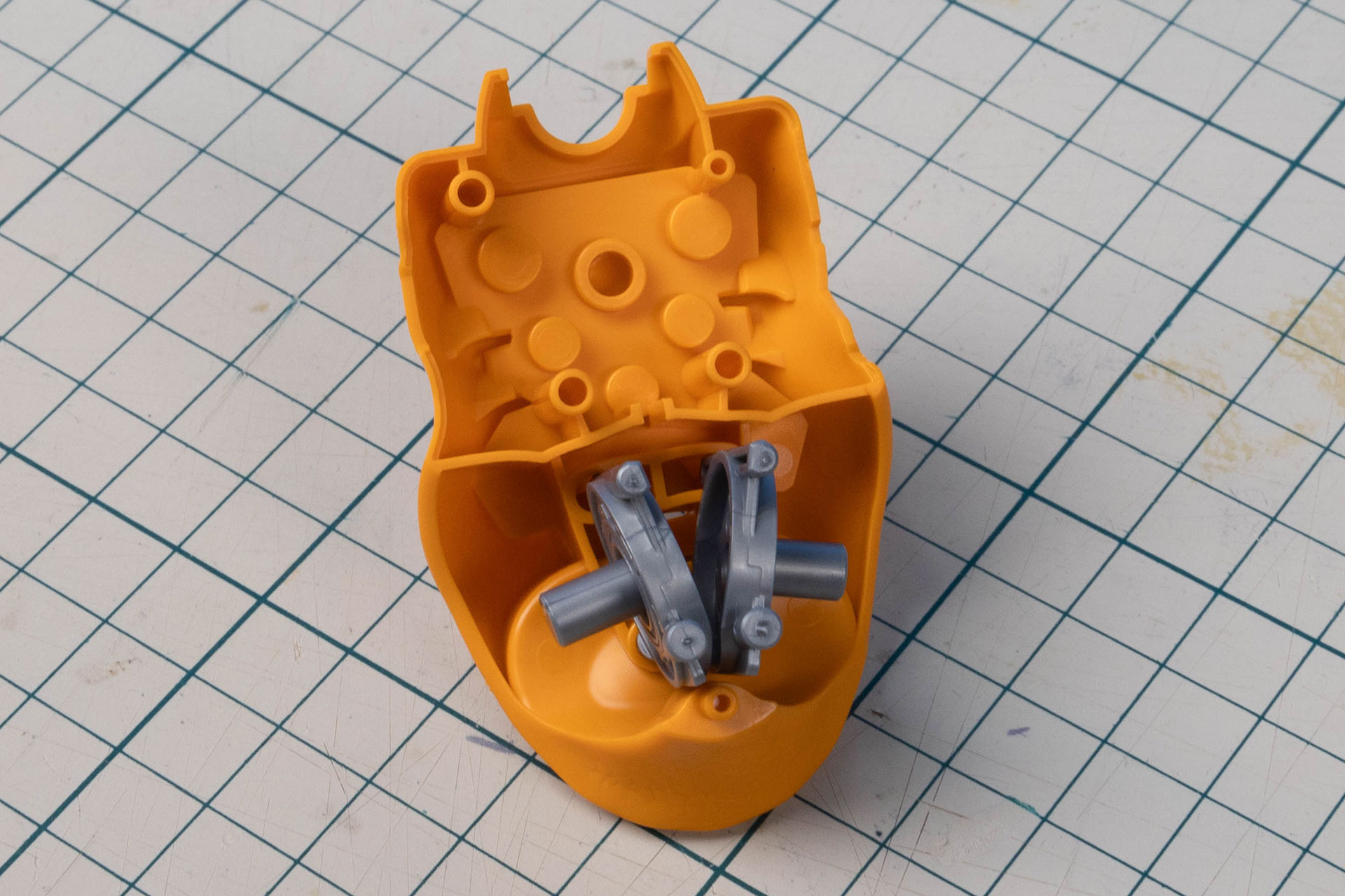 単純に組み立てていくだけではなく、どのように可動部分を実現しているのかについてもよく見ておこう