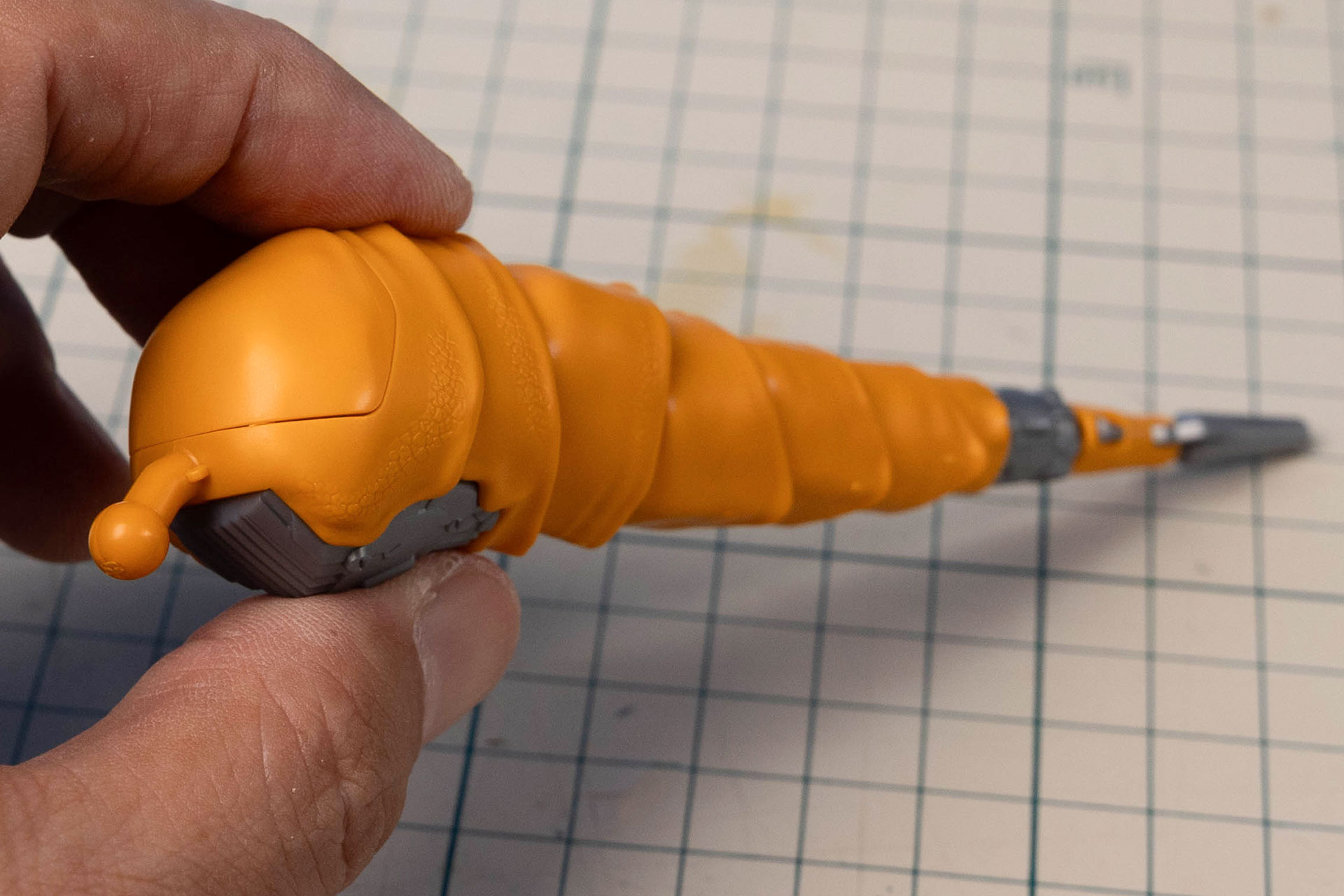 尻尾にふたを取り付けると完成だ