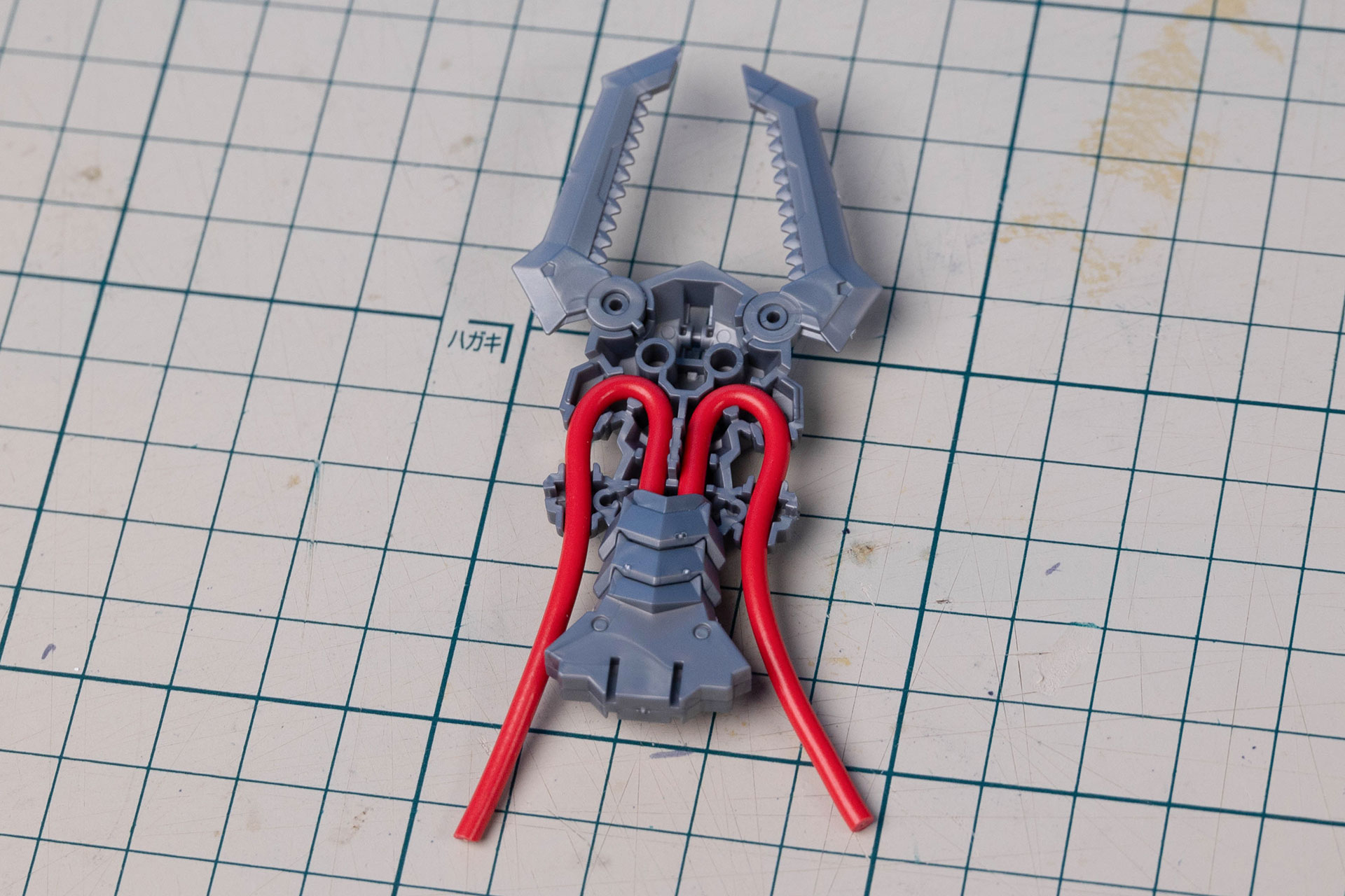 残りのリード線はオリジナルギミックの方で使用する