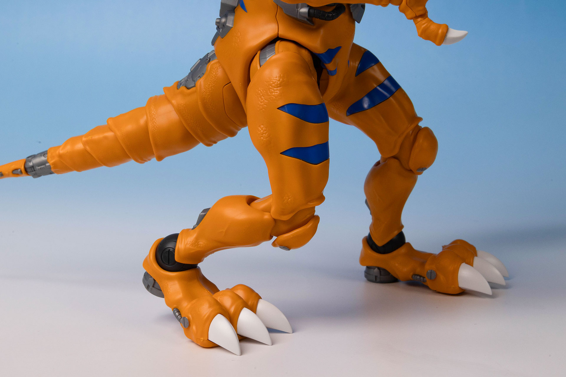 脚が柔軟に動かせるので、ポーズも取りやすい