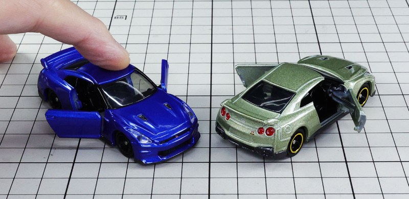 アクション：サスペンション／左右ドア開閉