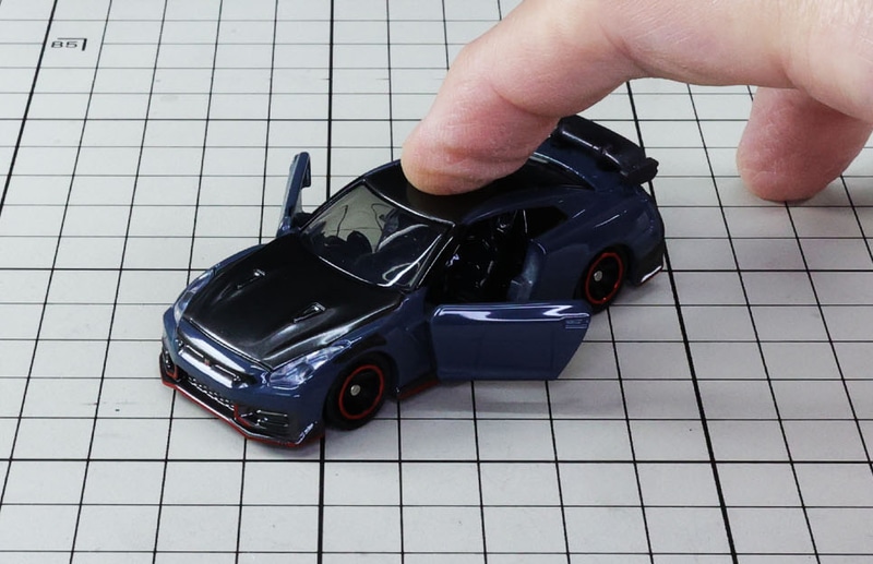 アクション：サスペンション／左右ドア開閉