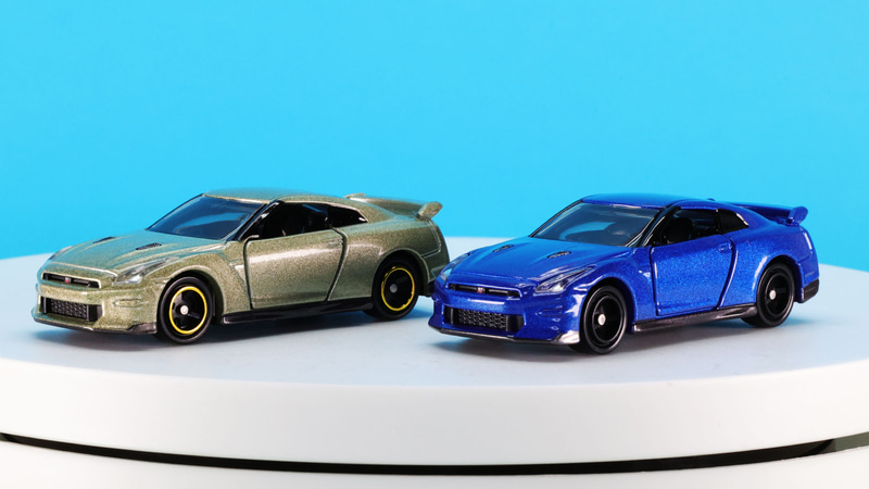 ブルーとグリーンメタリックが美しい！