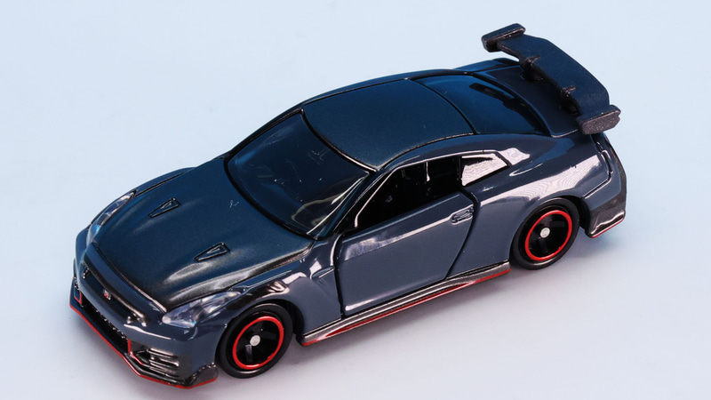 NISMOバージョンも左右ドア開閉可能！