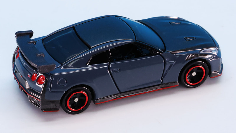 NISMOバージョンも左右ドア開閉可能！