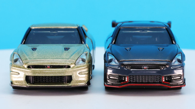 通常版と比較してみましょう。フロントからだいぶ違うことに気が付きます