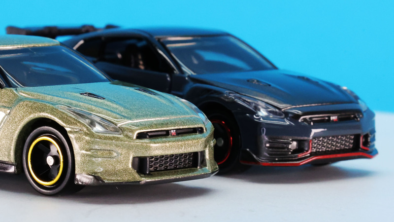 リアもだいぶ複雑に違いますね