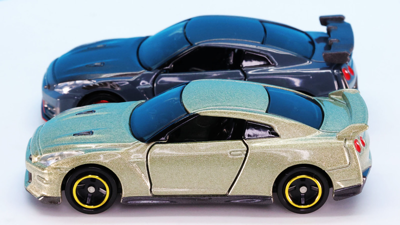 リアウイングの違いも大きいです