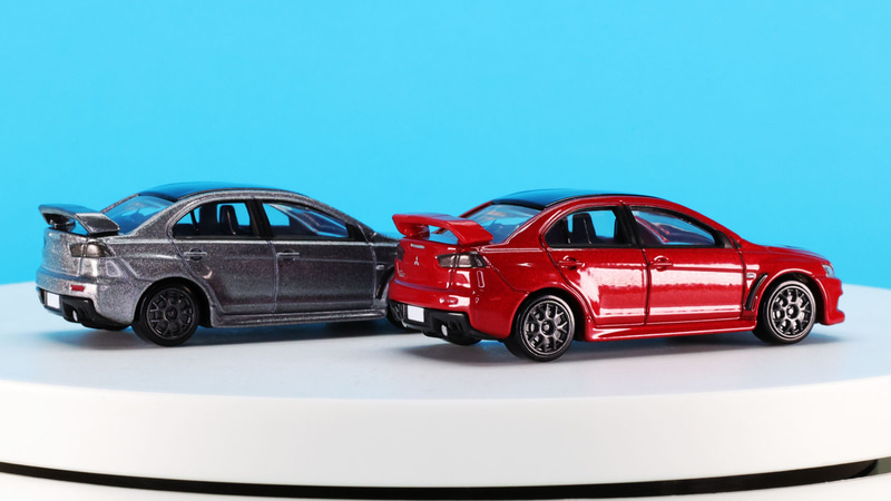 大きなリアウイングも空気効率が高そうです