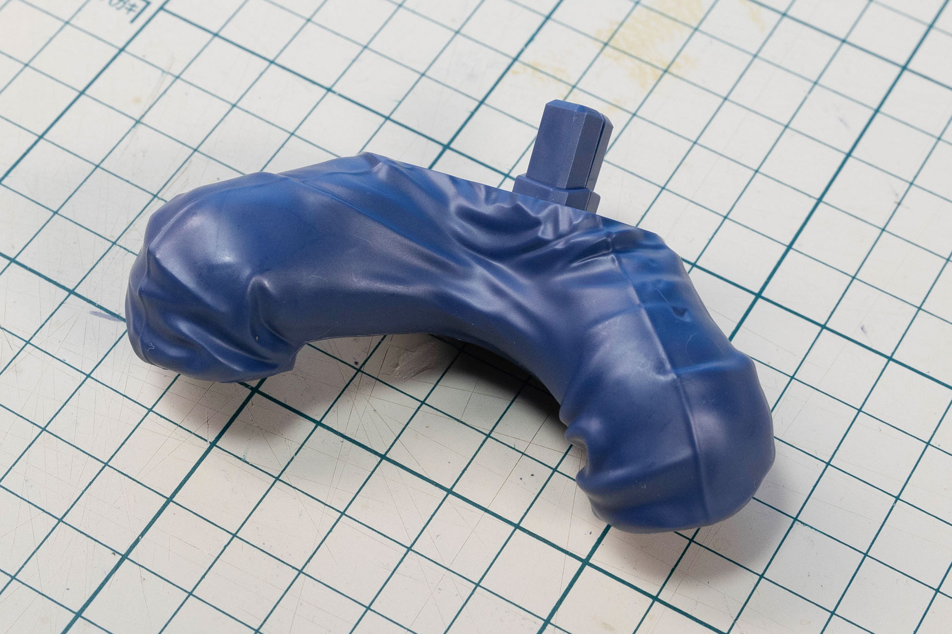 ズボンのパーツを貼り合わせよう