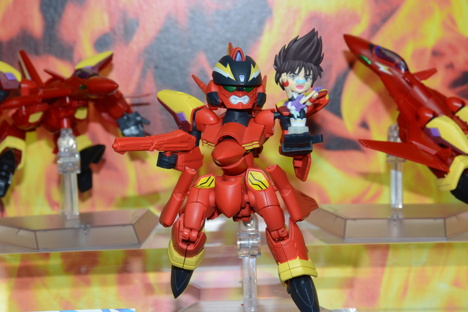 「TINY SESSION VF-19改 ファイヤーバルキリー with 熱気バサラ」、2024年4月発売予定で、価格は5,500円